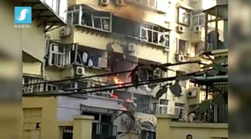 重庆大叔爆料事件视频,揭秘事件背后真相  第1张